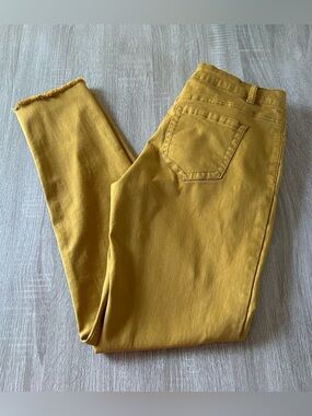 PREOWNED … ETHYL CLOTHING “Size: 6” Stretch Pants